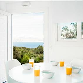 4 bedroom villa with pool & seaview, near Acharavi, sleeps 9